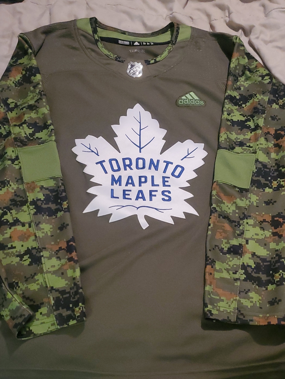 NHL Authentic Adidas Toronto Maple Leafs Camo Jersey....New WithoutTags....🏒